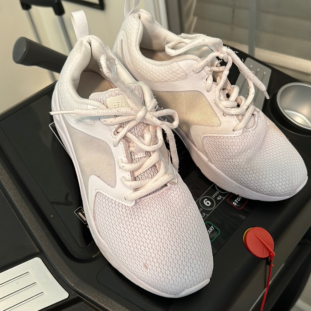 Girls size 9 cheer shoes good condition.BCG brand